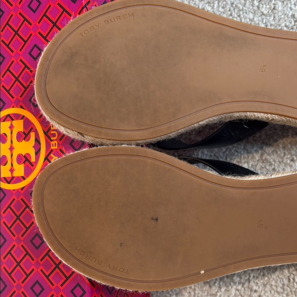 Tory Burch Black Leather Quilted Espadrille Flip Flops, size 6.5 - Picture 4 of 10